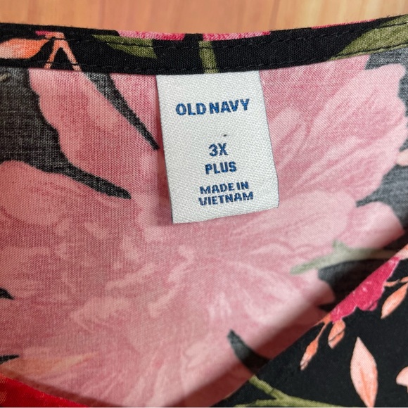 Old Navy Shirt Dark Floral Red Black Flutter Sleeve Top Woman 3X - Picture 5 of 6